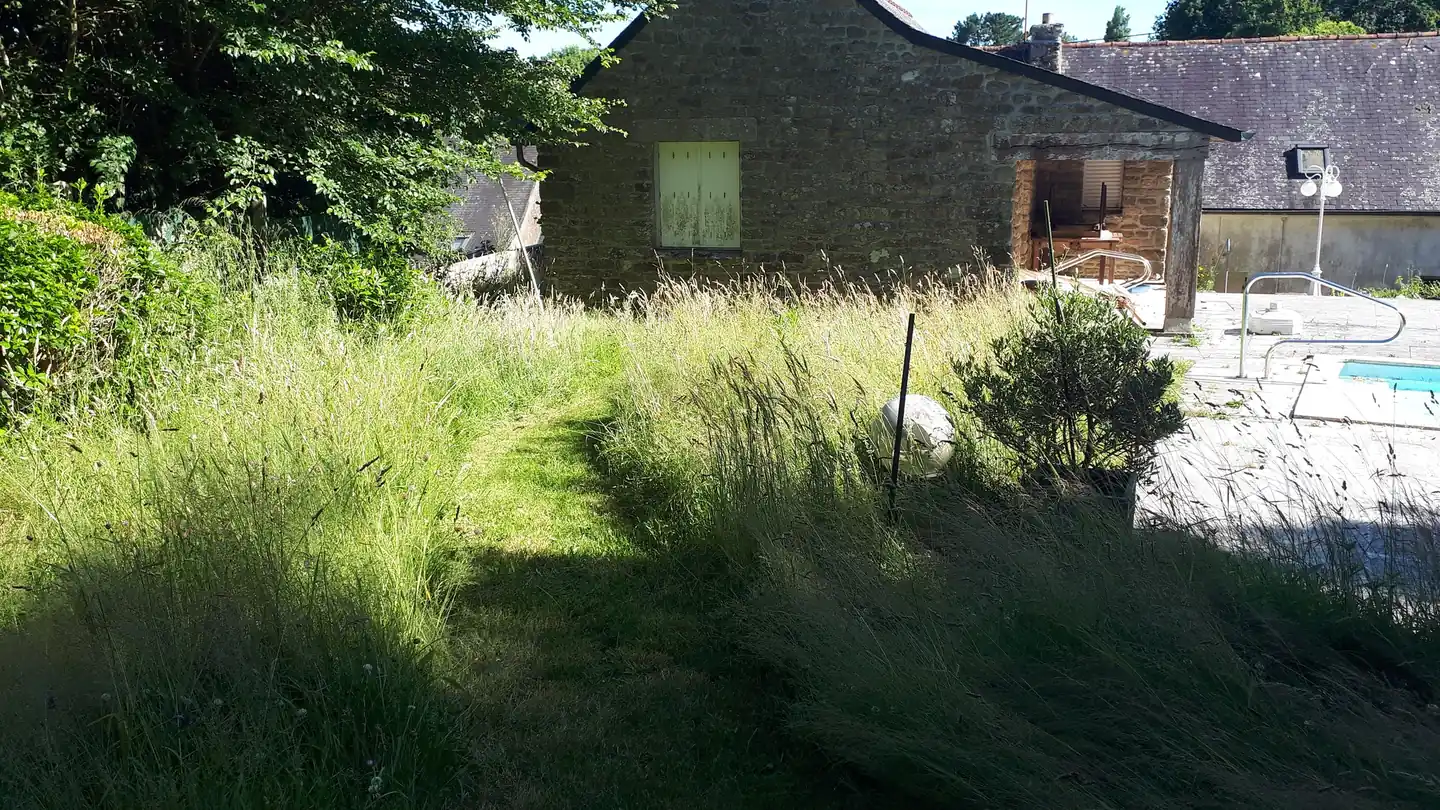 Jardin naturel aménagé par Le Courtil du Korrigan à Riec-sur-Bélon